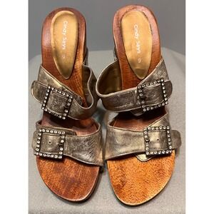 Cindy Says Gold Leather Wood Wedge Sandals Rhinestone Buckle Studded Platform 9